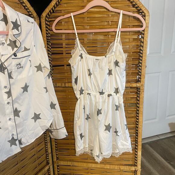 Gilly Hicks by Hollister Star Print Satin Pajama Set XS Top & Lace Romper NWT - Picture 8 of 11